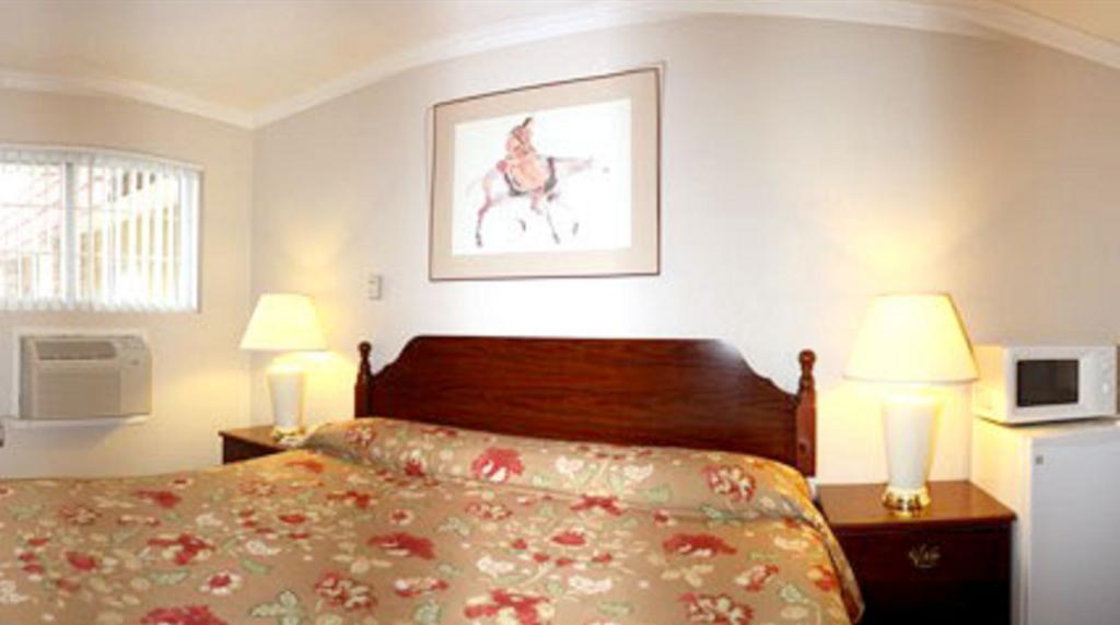 Sunset Inn And Suites West Sacramento Quarto foto